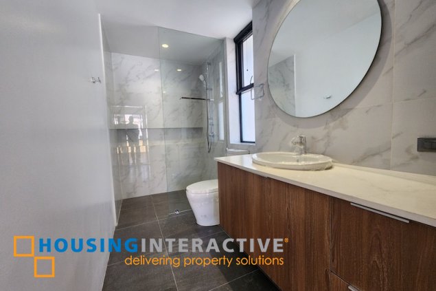 brand new 3 storey 5br house with parking for sale in mckinley hill village