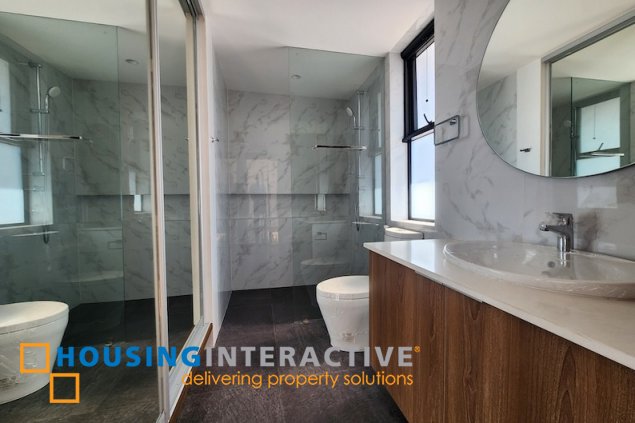 brand new 3 storey 5br house with parking for sale in mckinley hill village