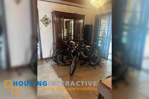 bungalow house with 2br for sale in ayala alabang