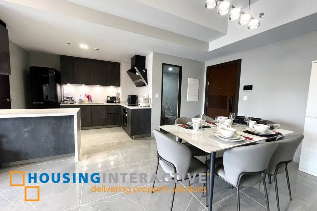 fully furnished 3br unit with parking for lease in uptown arts residence