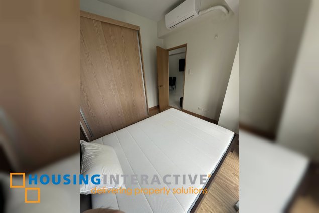 fully furnished 1br unit with balcony for lease in time square west