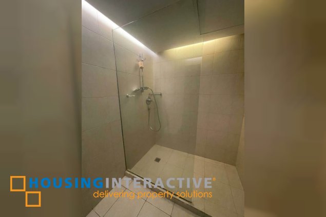 fully furnished 3br unit with parking for lease in luna gardens