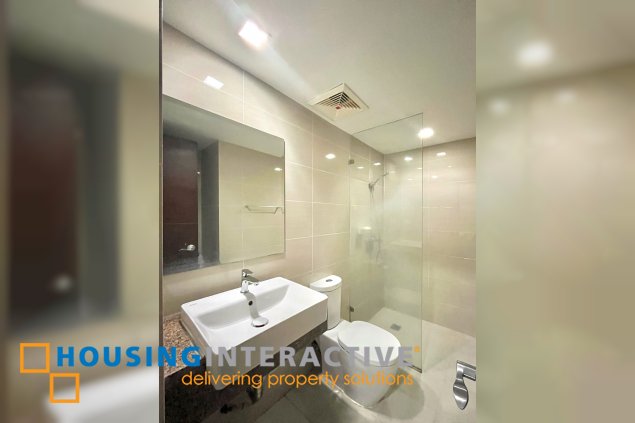 fully furnished 1br unit for sale in three central