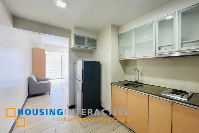 fully furnished studio unit for sale in three central