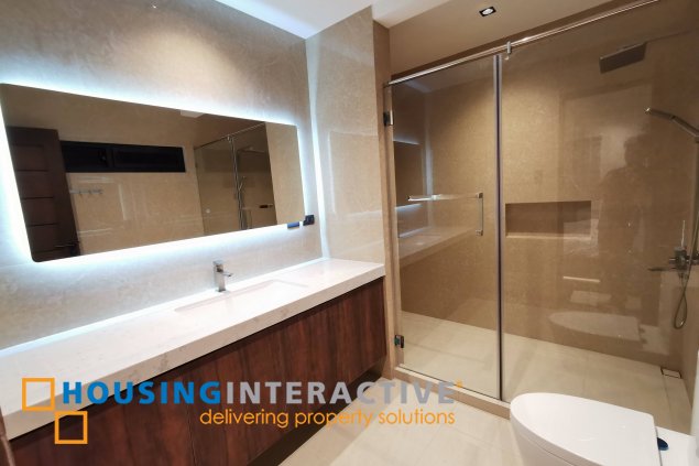 6br house for sale in brentville international village, laguna