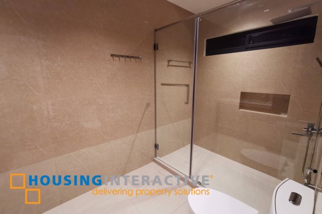 6br house for sale in brentville international village, laguna