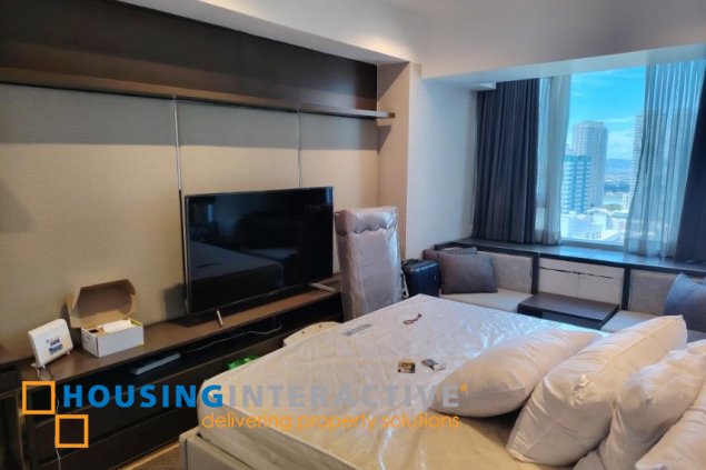 furnished 1br unit with balcony for lease in st. francis shangri-la place