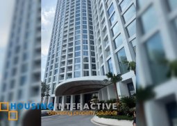 3br deluxe unit with parking for lease in aurelia residences