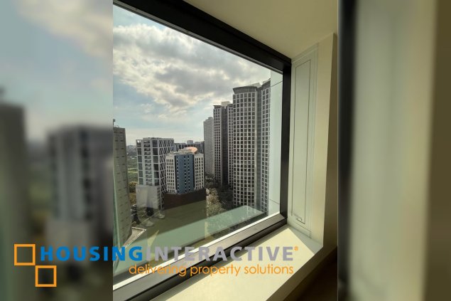 3br deluxe unit with parking for lease in aurelia residences