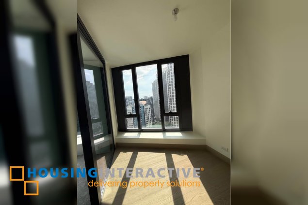 3br deluxe unit with parking for lease in aurelia residences
