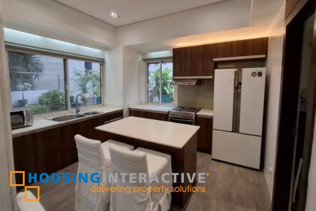 furnished 2br unit with parking for lease in w tower