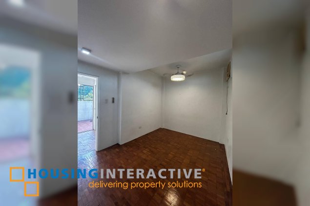 4 storey townhouse 3br with parking for sale in quezon city