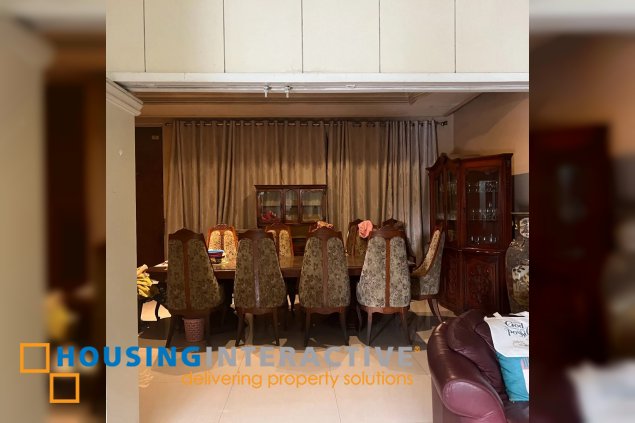 elevated 2 storey house with basement and view for sale in blue ridge a