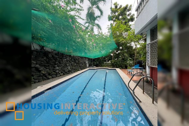 elevated 2 storey house with basement and view for sale in blue ridge a