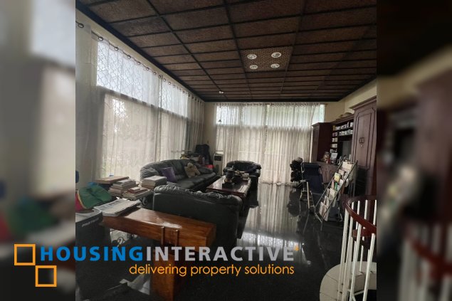 elevated 2 storey house with basement and view for sale in blue ridge a