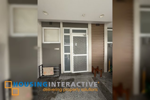 fully furnished three storey townhouse unit for lease in qc