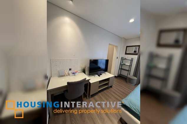 fully furnished three storey townhouse unit for lease in qc