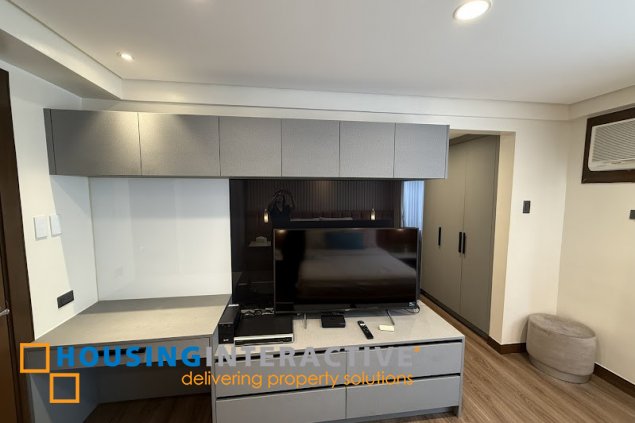 fully furnished three storey townhouse unit for lease in qc