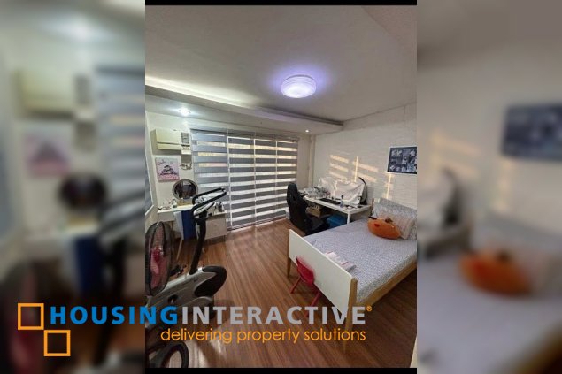 for sale prime 3-storey townhouse with basement, garden & garage in kapitolyo