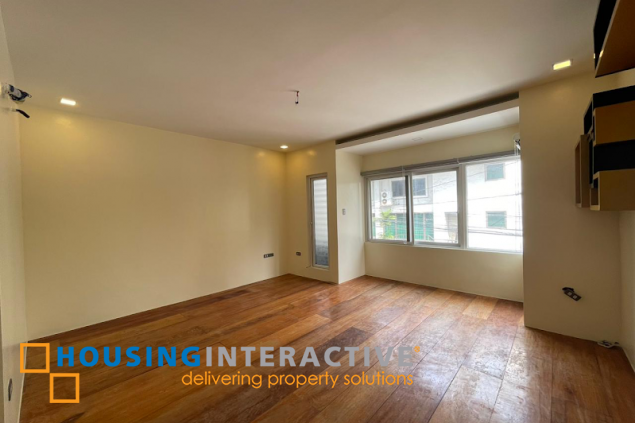 for sale modern 4br townhouse with 5-car garage in scout area, quezon city