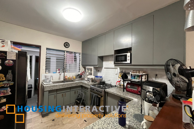 for sale 3 storey corner unit townhouse in new manila qc