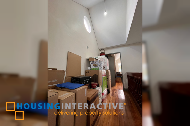 for sale 3 storey corner unit townhouse in new manila qc