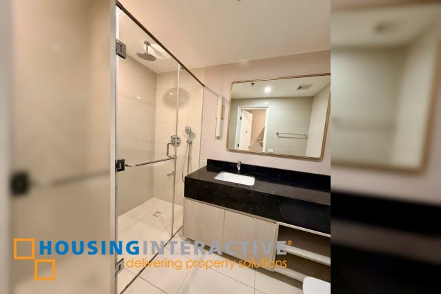 fully furnished 2br unit with parking for lease/sale in east gallery place