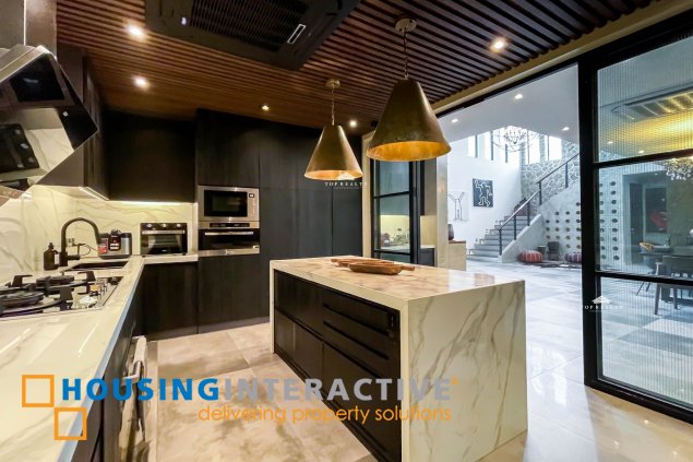 5br house and lot for sale in portofino heights