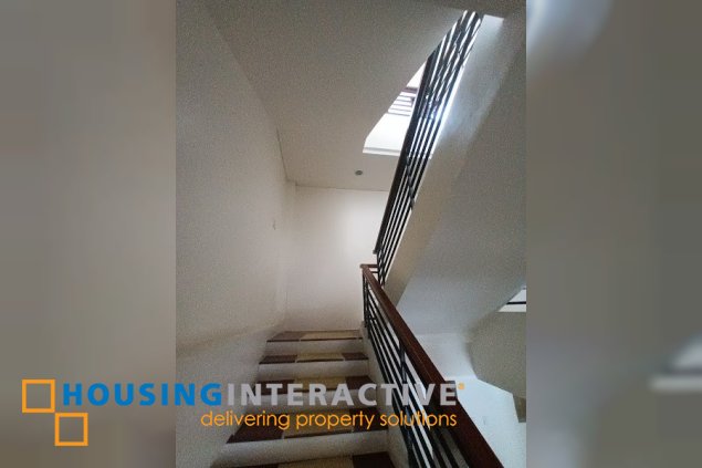 for sale 3 storey duplex townhouse in mandaluyong city