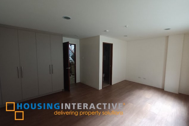 for sale 3 storey duplex townhouse in mandaluyong city