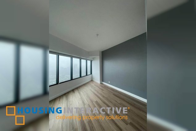 bare 2br penthouse unit with parking for lease/sale in one rcokwell