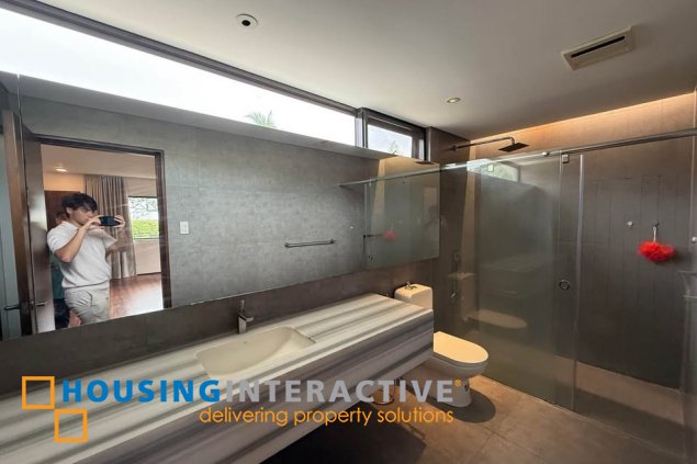 5br house and lot for lease in dasmarinas village