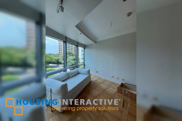 semi furnished 2br with balcony and parking for lease in taguig