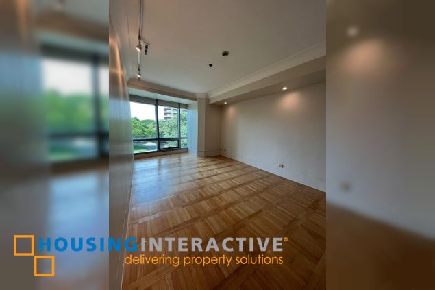semi furnished 2br with balcony and parking for lease in taguig