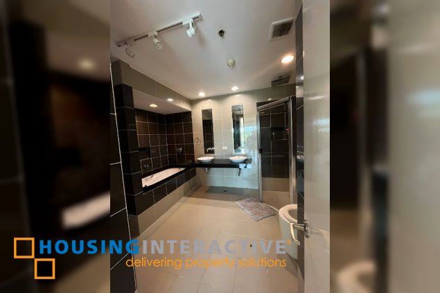 semi furnished 2br with balcony and parking for lease in taguig
