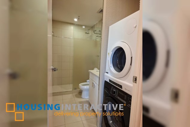 for lease furnished 2br unit in one rockwell east tower