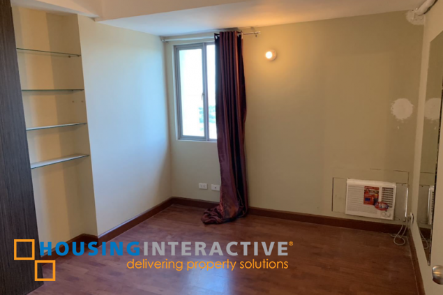 for sale 2br unit with parking in burgundy mckinley place