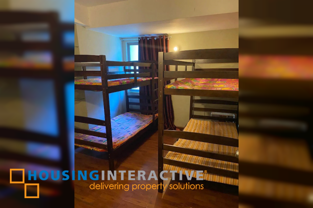 for sale 2br unit with parking in burgundy mckinley place