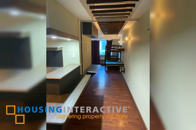 for sale 2br unit with parking in burgundy mckinley place