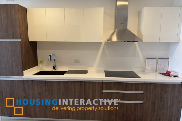 fully furnished 2br unit with parking for lease in west gallery place