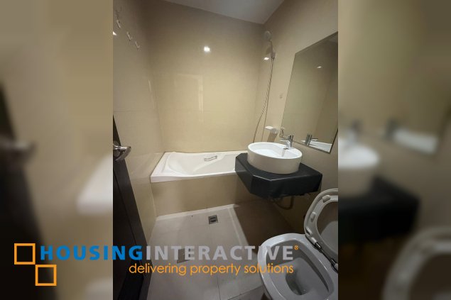 fully furnished 3br unit for lease in one central