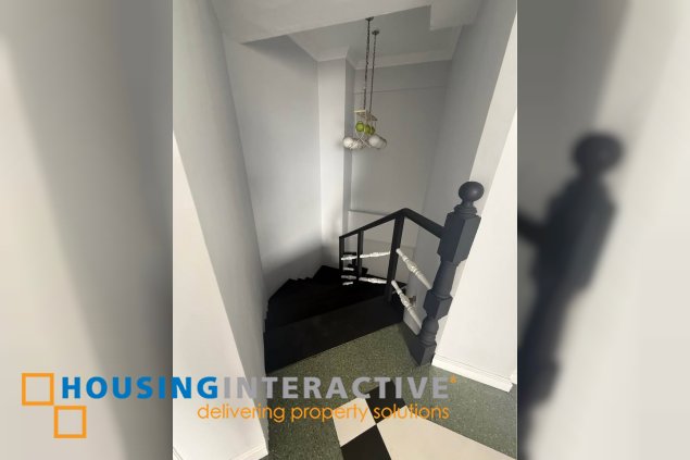 penthouse top floor unit for rush sale