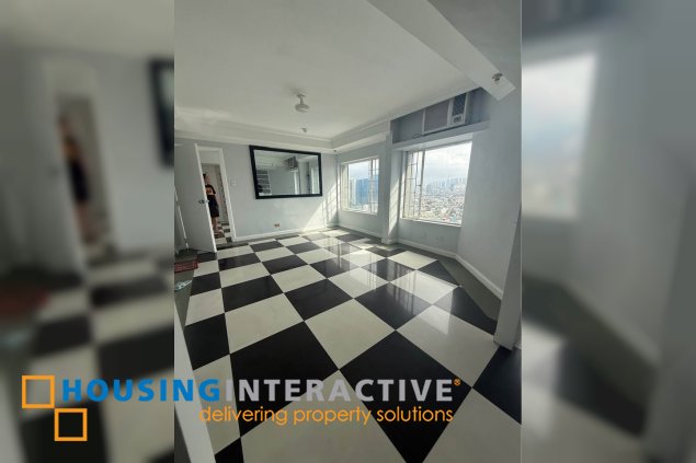 penthouse top floor unit for rush sale