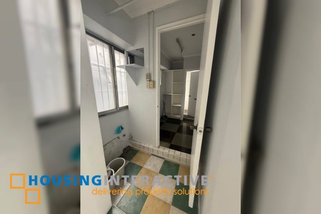 penthouse top floor unit for rush sale