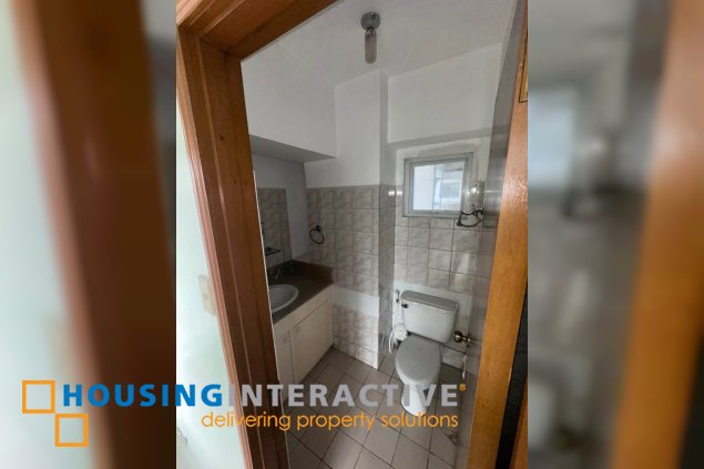 newly renovated 3br unit for lease in kingswood condominium