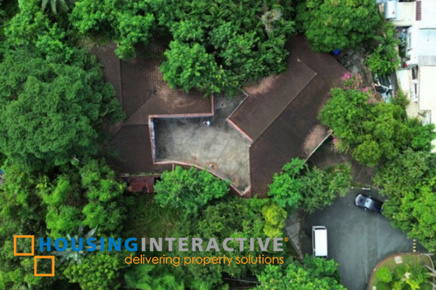 lot with old house for sale in alabang hills village