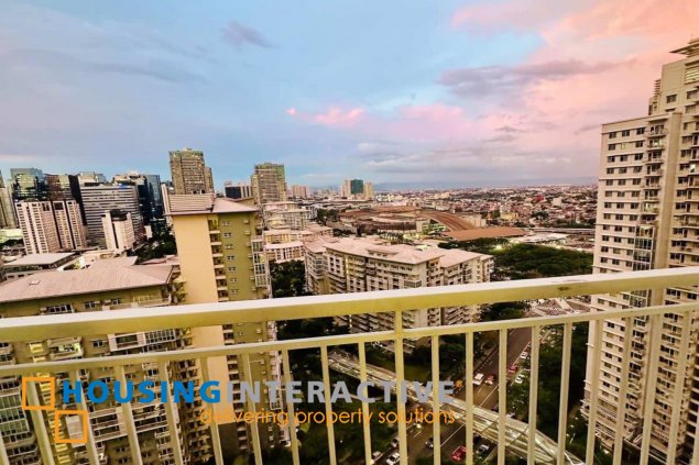 fully renovated 1br unit for rent in meranti tower, two serendra