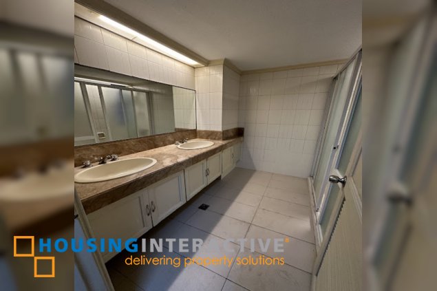 3 bedroom unit in the alexandra condominium, pasig city for sale