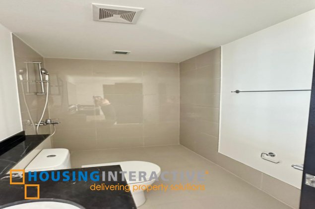 for sale flex unit in east gallery place