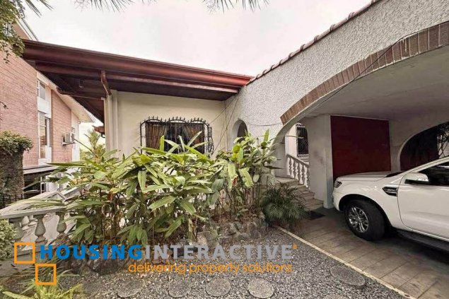 lot with old house for sale in st. ignatius village